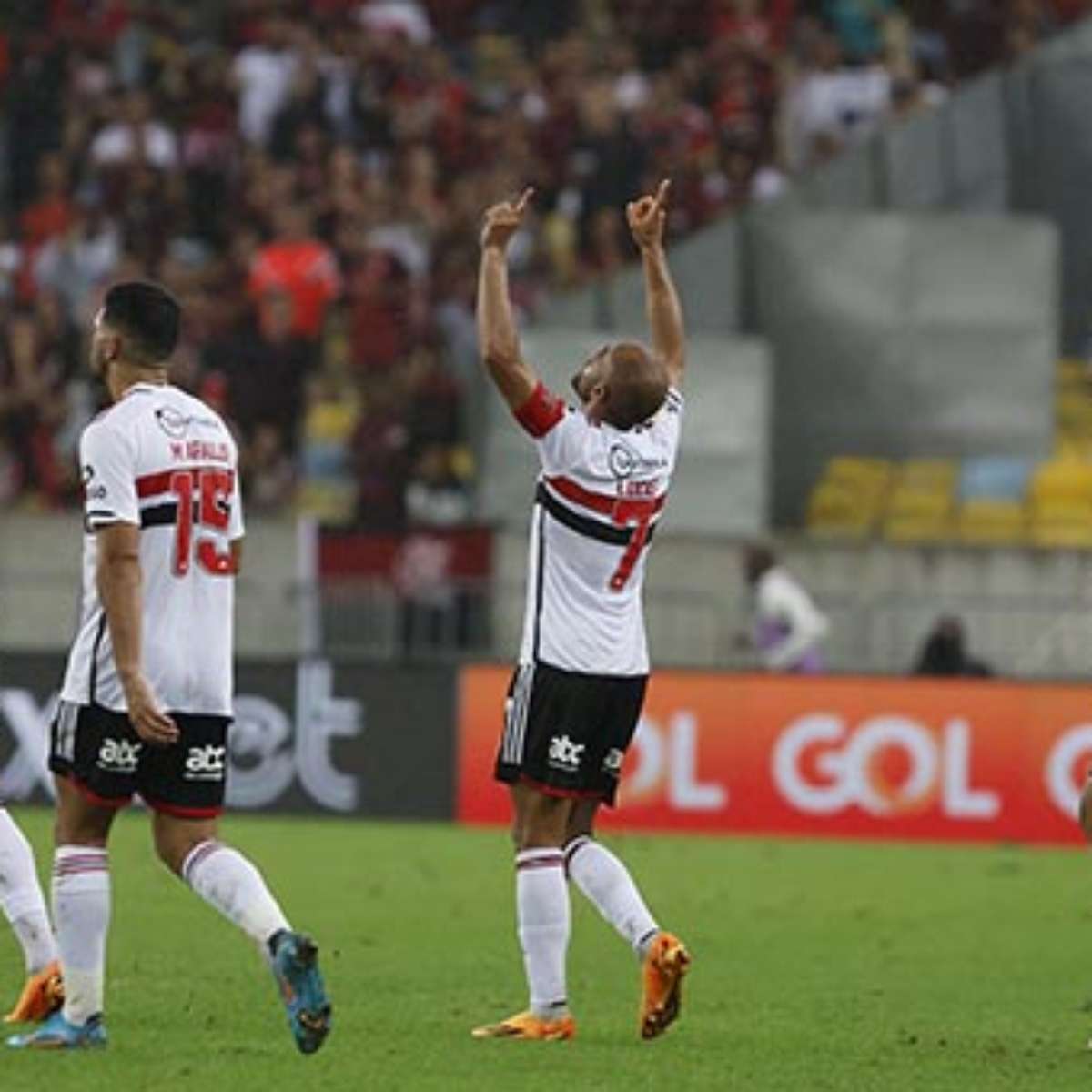 Ferraresi, Welington e Gabriel Neves ganham novos números no São Paulo;  confira