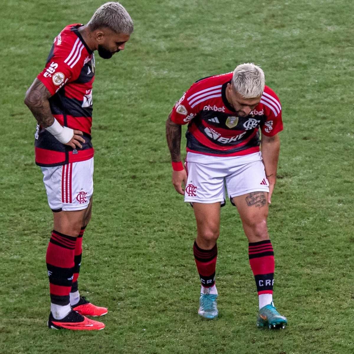 SAIU! Sem Arrascaeta, Flamengo divulga escalação para jogo contra o  Palmeiras, pelo Brasileirão