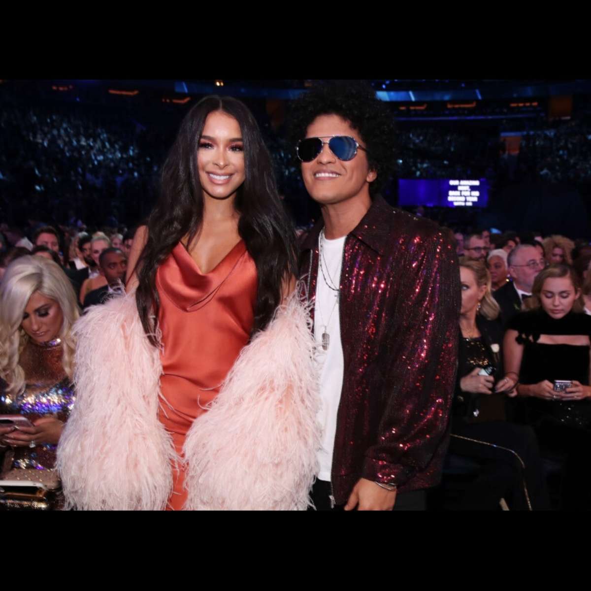 Namorada de Bruno Mars e cantor se conheceram de forma inusitada: saiba  como artista se encantou por Jessica Caban em Nova York!