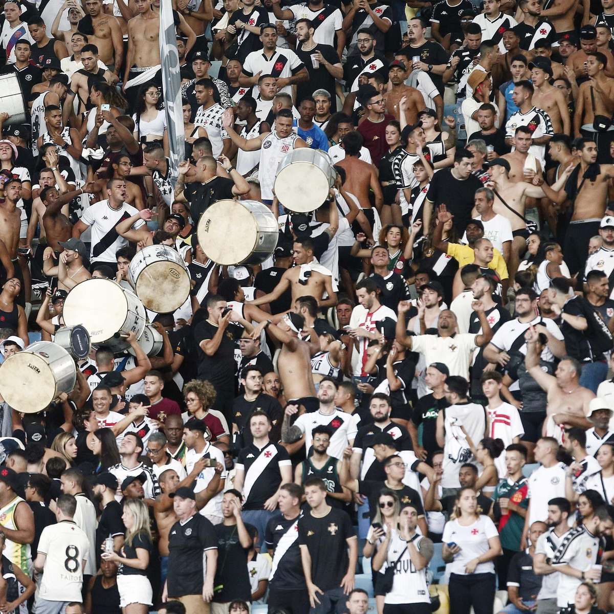 Torcida do Santos FC esgota ingressos para jogo contra o Fluminense