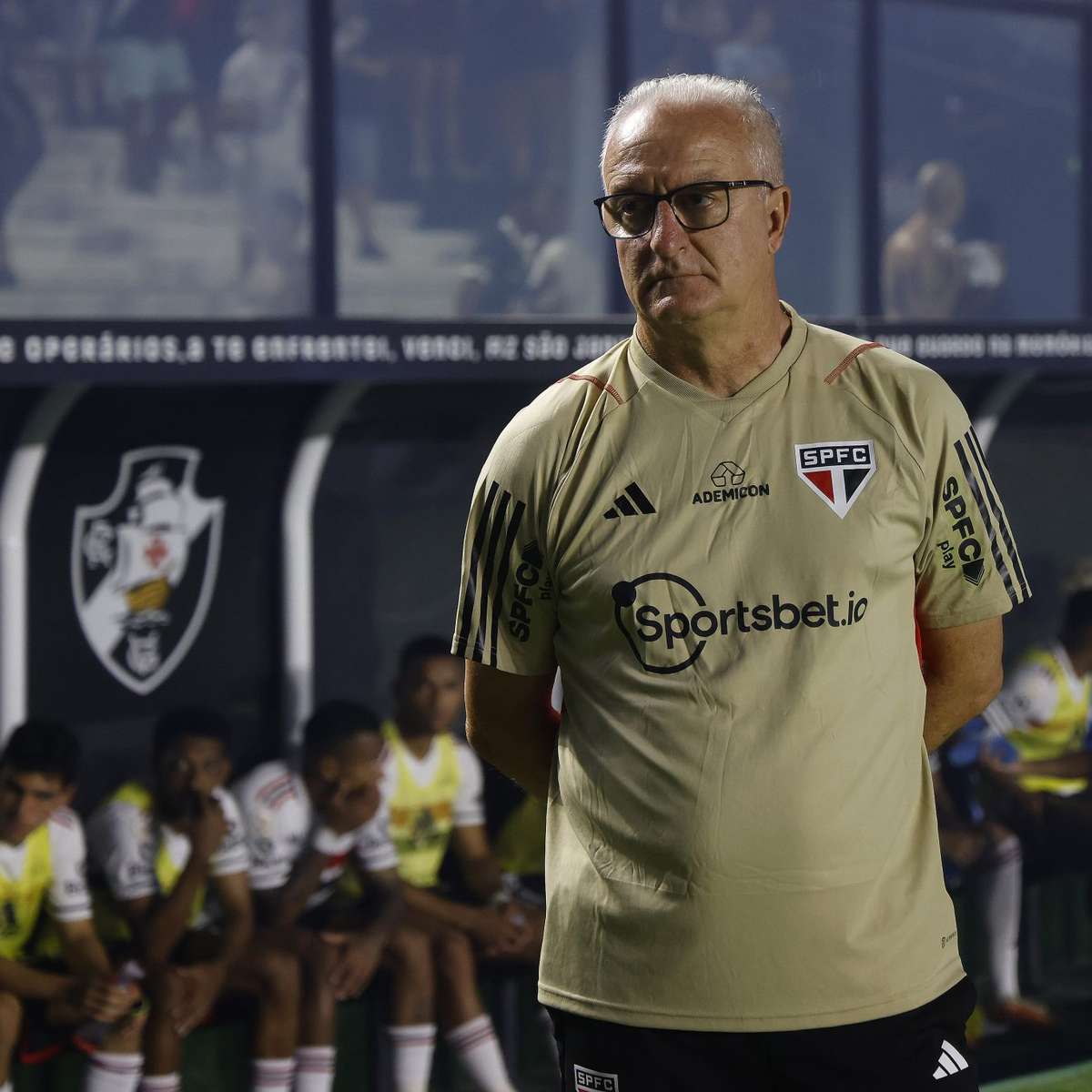 Restam duas chances: São Paulo pode terminar Brasileirão sem vencer como  visitante - Placar - O futebol sem barreiras para você