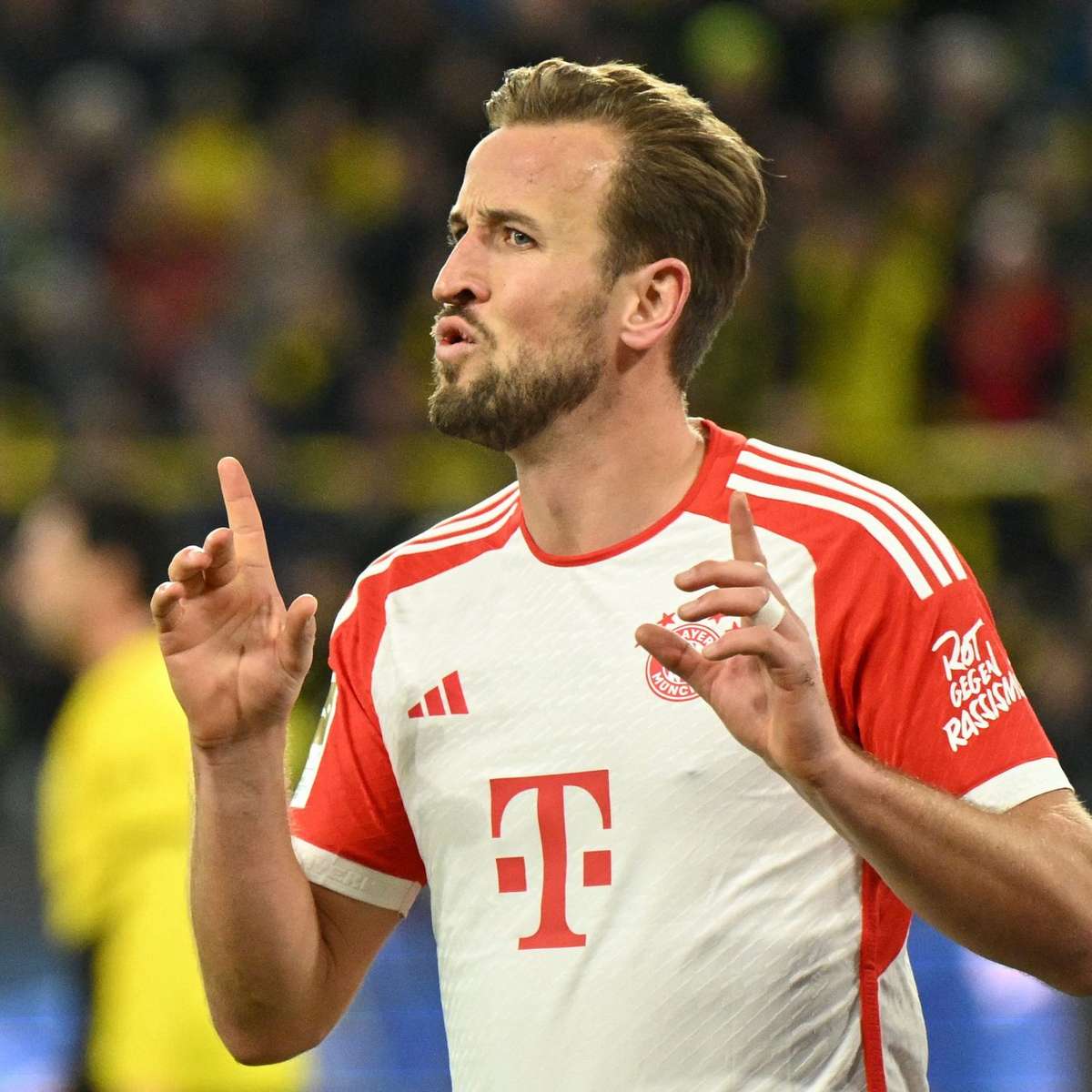 Kane brilha, Bayern de Munique goleia o Borussia Dortmund e segue na busca  da liderança da Bundesliga