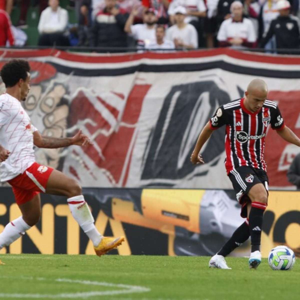 Flamengo fecha com lateral-direito do Tubarão para o time sub-20