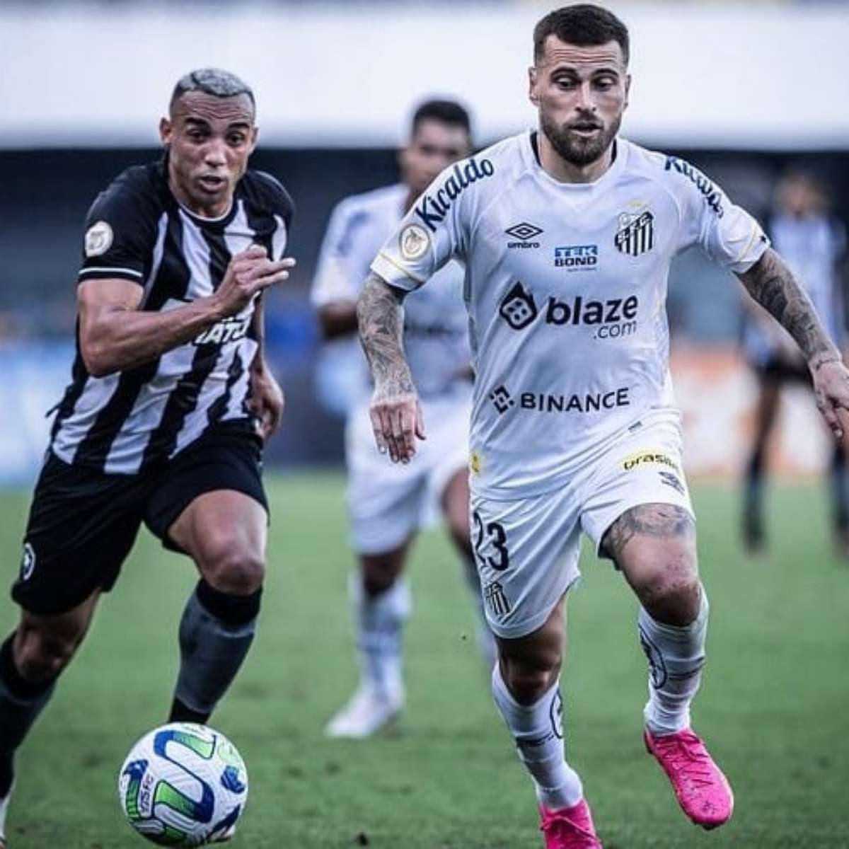 Corinthians vence o Grêmio com gol de Jô e embala no Brasileirão
