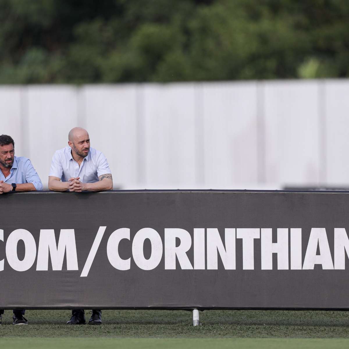 Futebol feminino do Corinthians alcança recorde histórico com premiações na  temporada de 2023