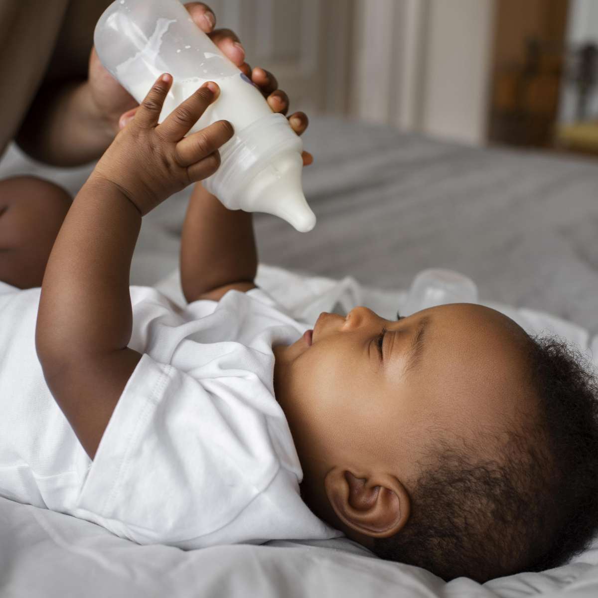 Leche (fórmula) para bebés: principales tipos y cómo preparar - Tua Saúde