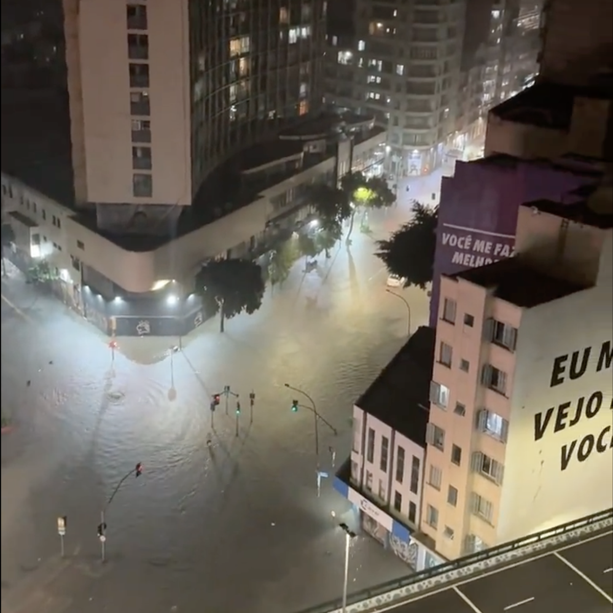 Ap&oacute;s forte chuva, deslizamento deixa idoso morto em S&atilde;o Bernardo do Campo