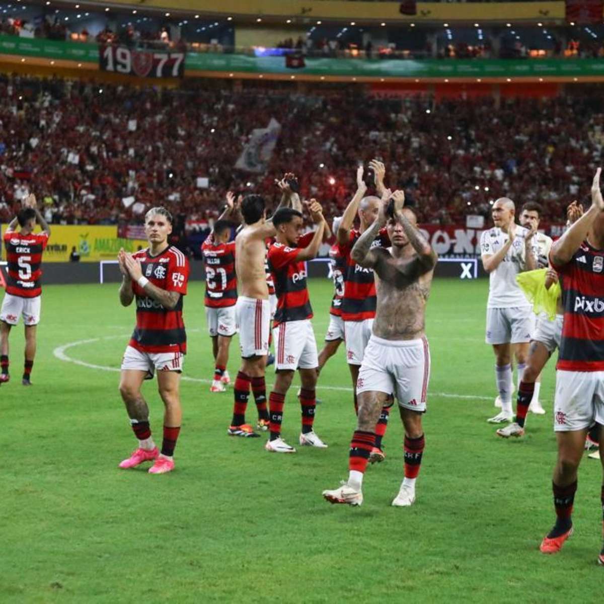 Vitória em amistoso, estreia de De la Cruz e empate no Carioca