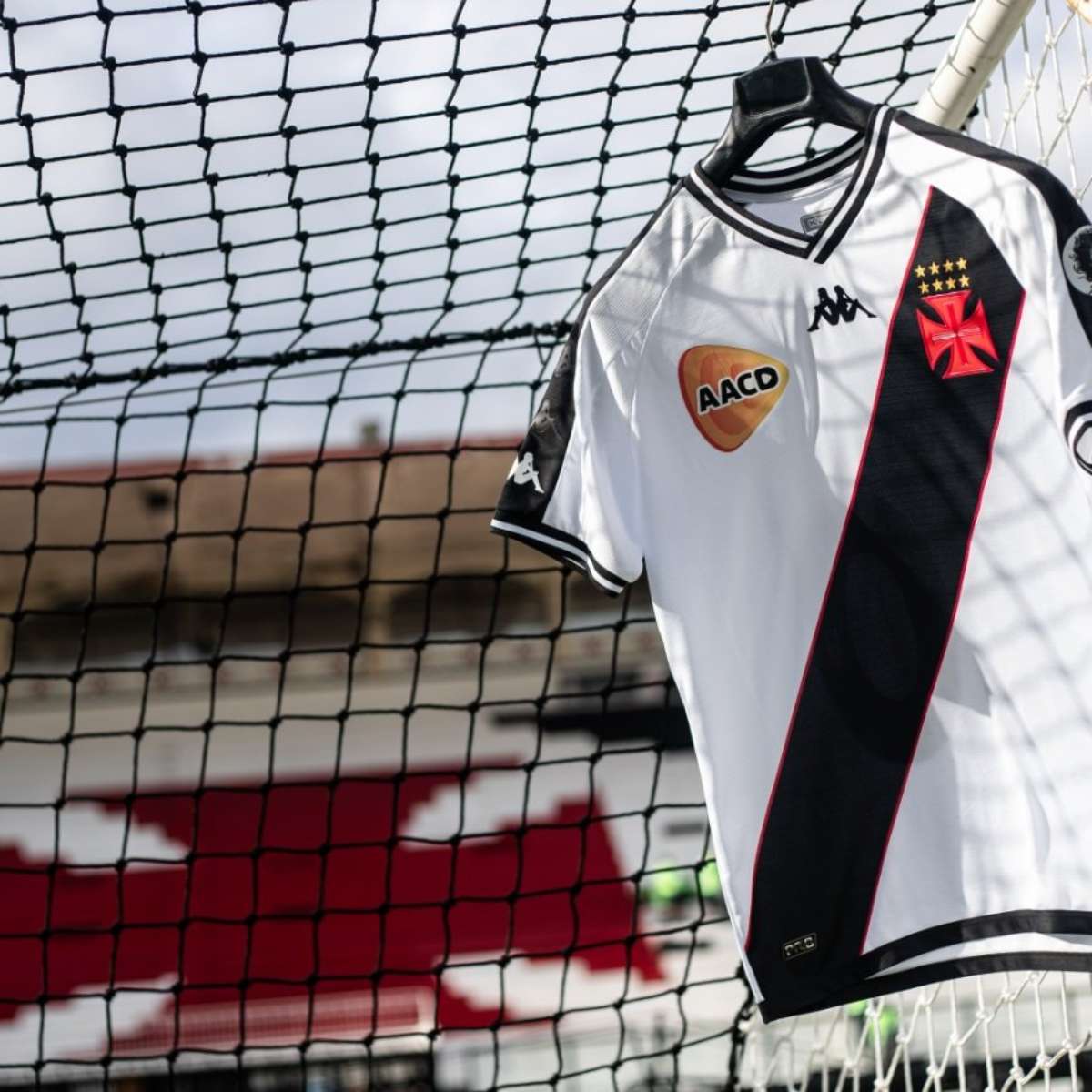 Torcedores do Vasco se rendem ao novo uniforme do clube nas redes:  'Referências'