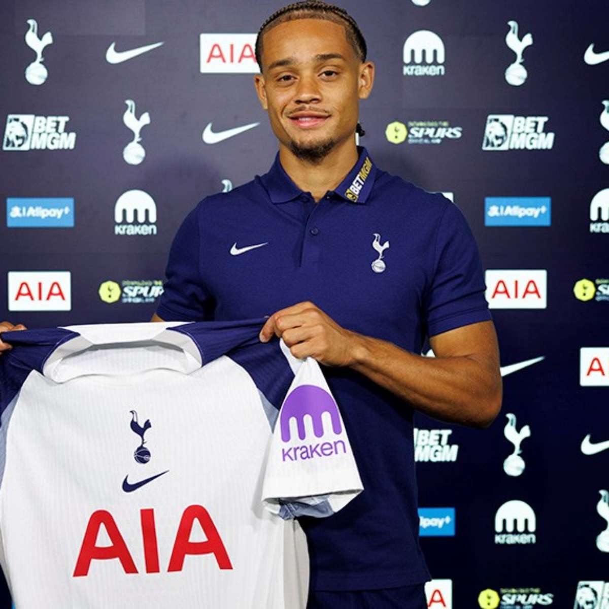Tottenham completa chapéu no Chelsea e fecha com destaque do Leipzig