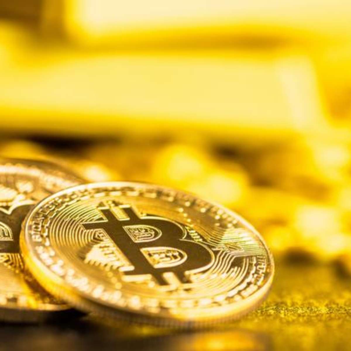O que está impulsionando as altas do ouro e do bitcoin?