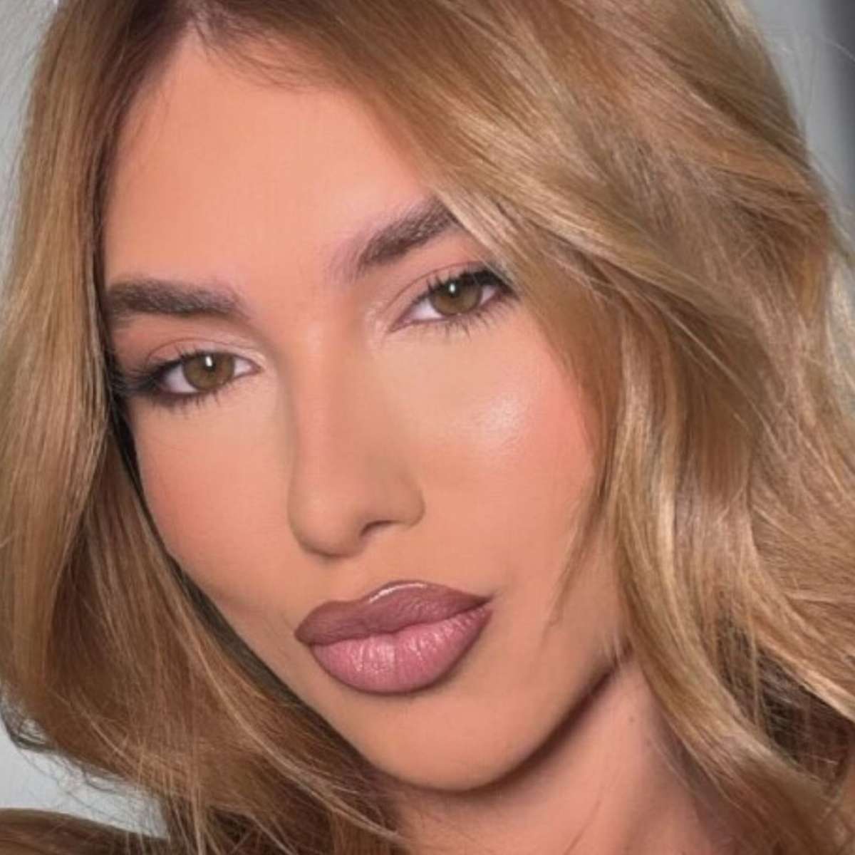 Estilista defende look de Virginia após críticas; Ana Hickmann também comenta. Foto de arquivo.