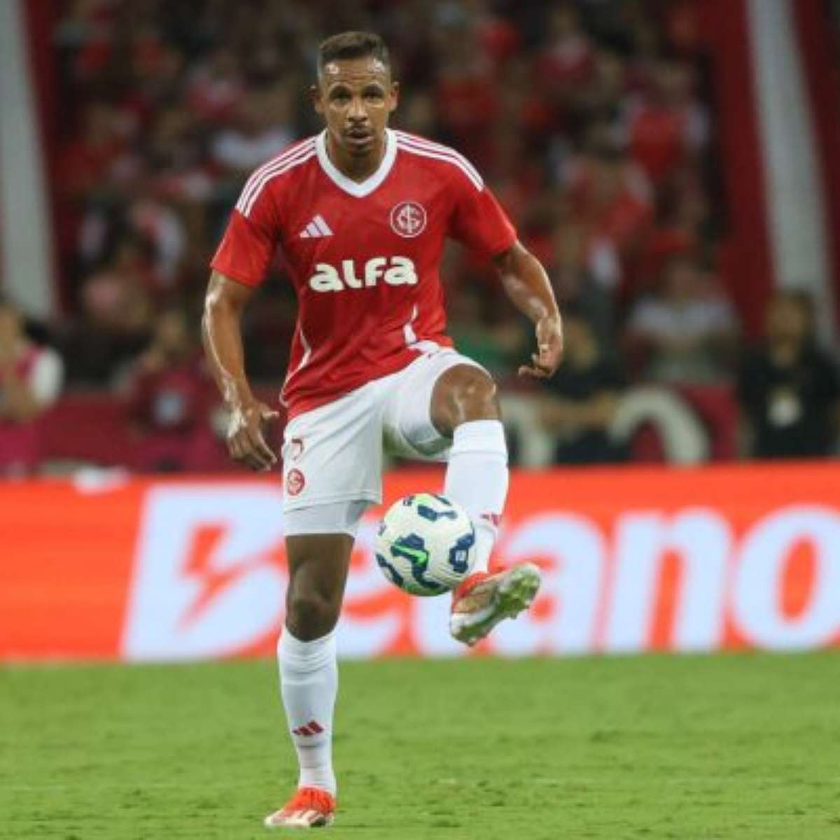 Ex-Internacional e Manchester City, Fernando anuncia aposentadoria