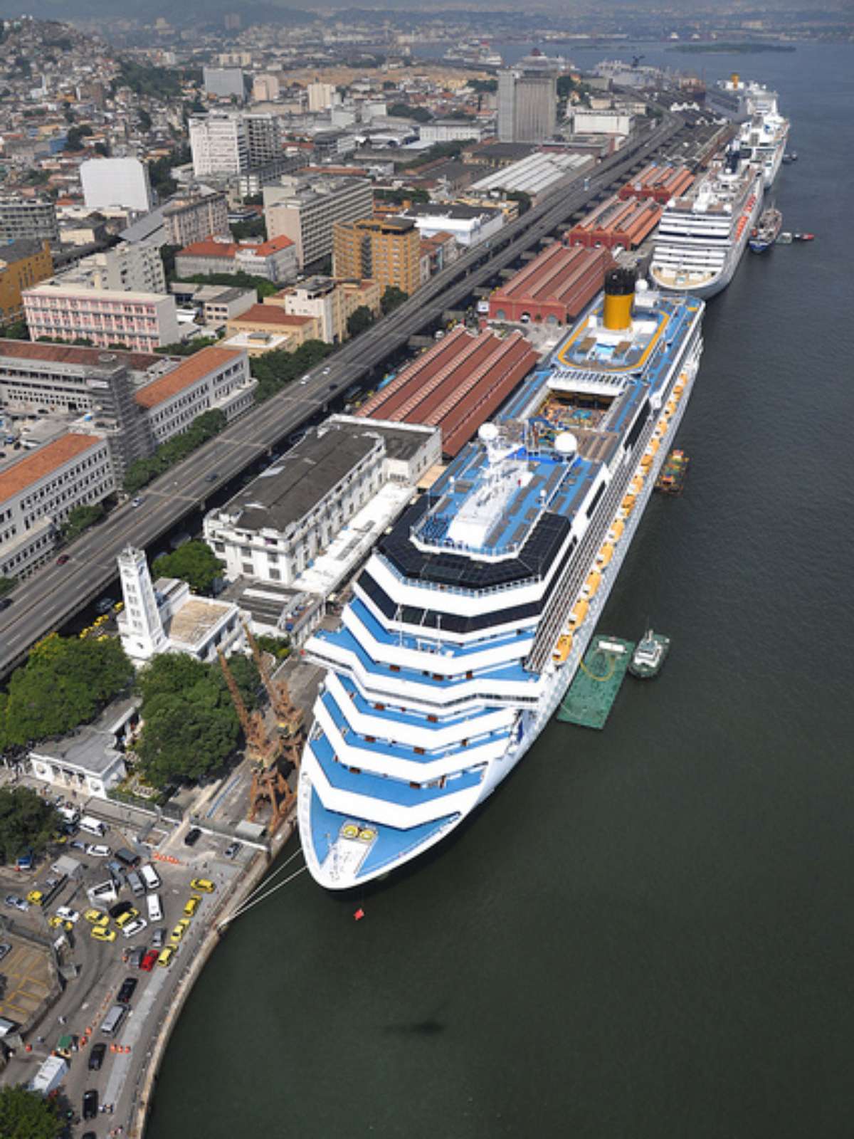 Começa neste domingo a temporada de transatlânticos em Búzios, no RJ, Região dos Lagos