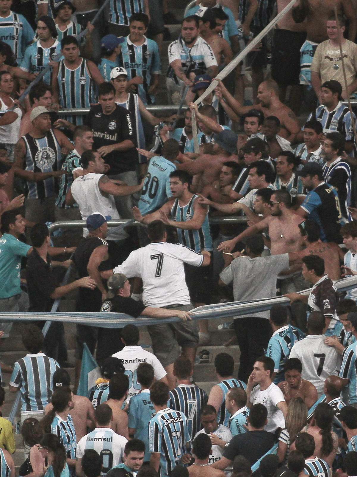 Você assistiria à reprise de qual desses jogos históricos do Grêmio?