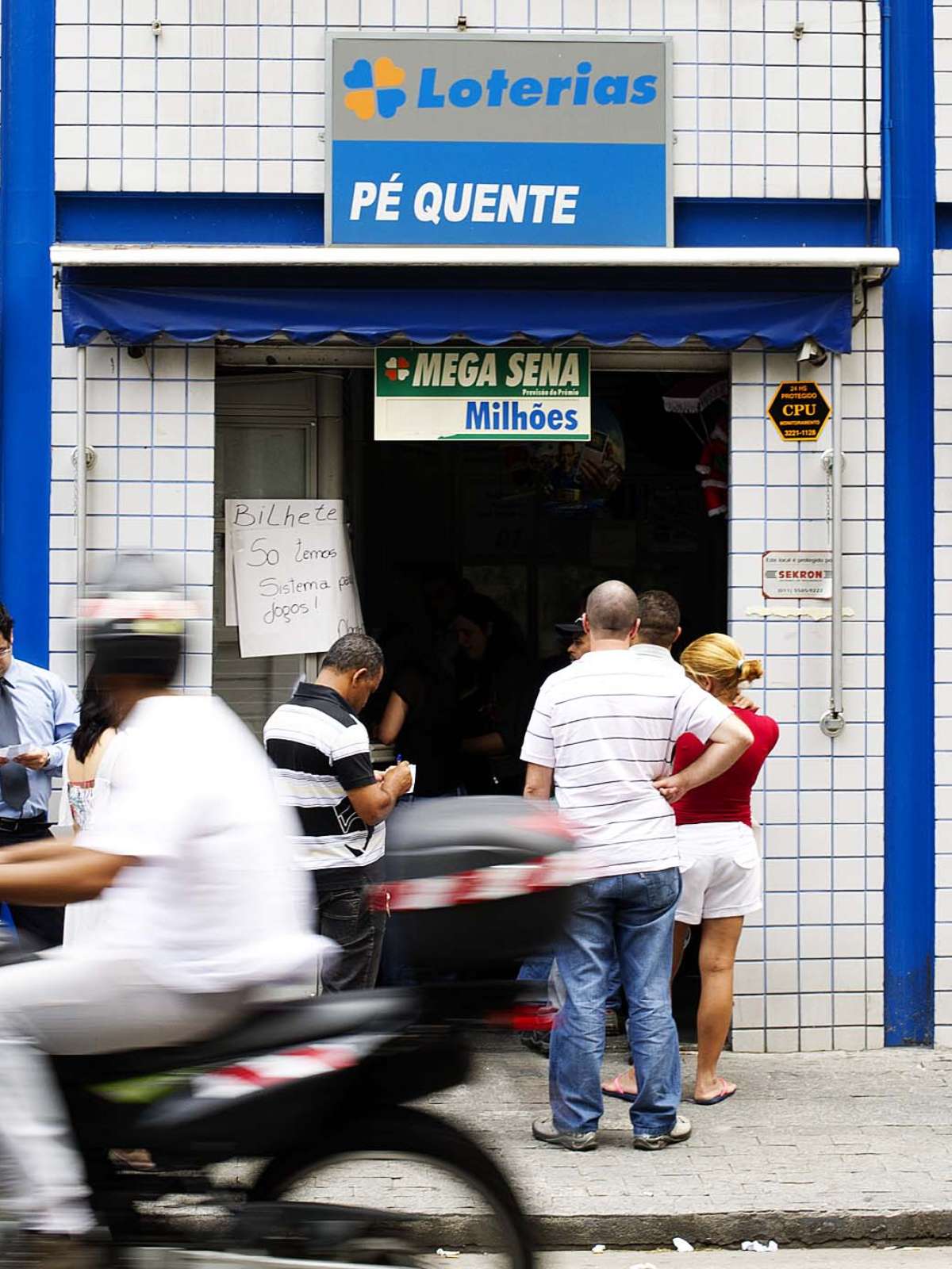 Ele ganhou 70 vezes na loteria. E diz que pode te ensinar