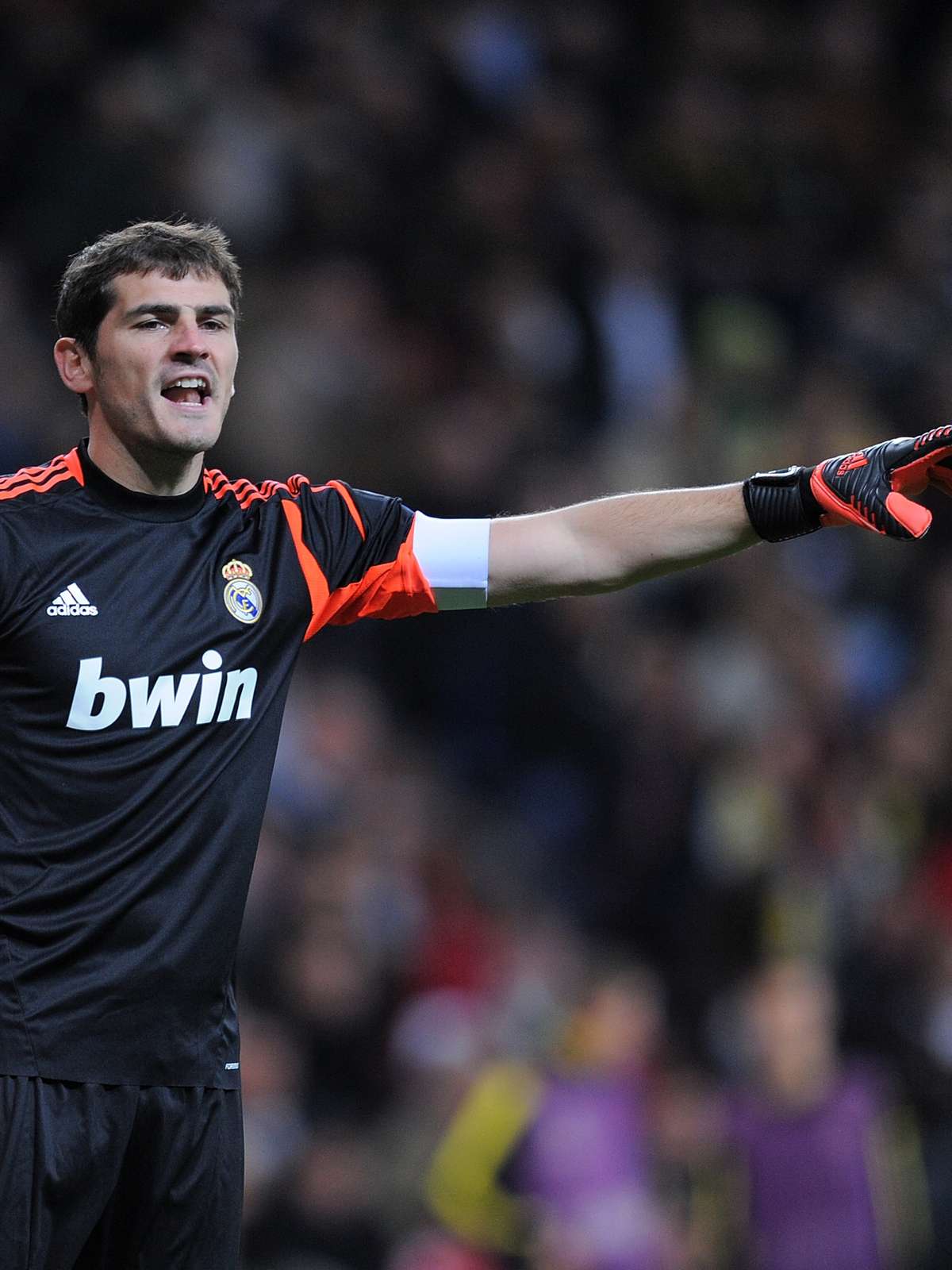 Casillas é eleito melhor goleiro do mundo em 2012; Cássio é sétimo –  Alagoas na Net