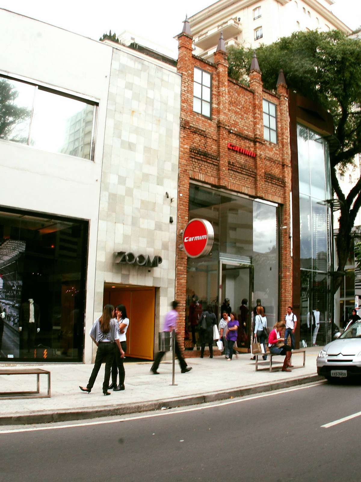 Tommy Hilfiger abre loja na Rua Oscar Freire