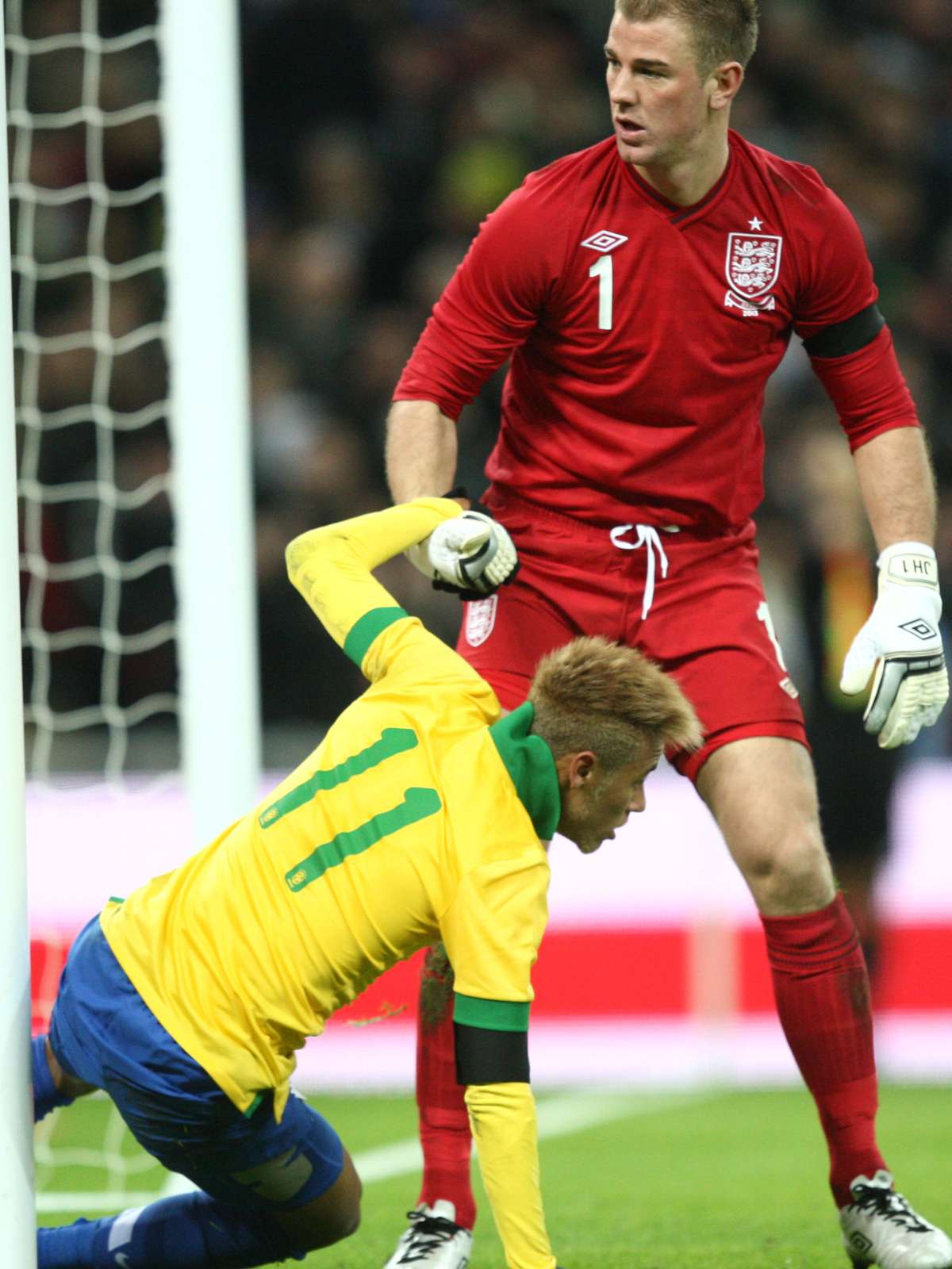 Após gol contra, goleiro Júlio César admite má fase no Inglês e