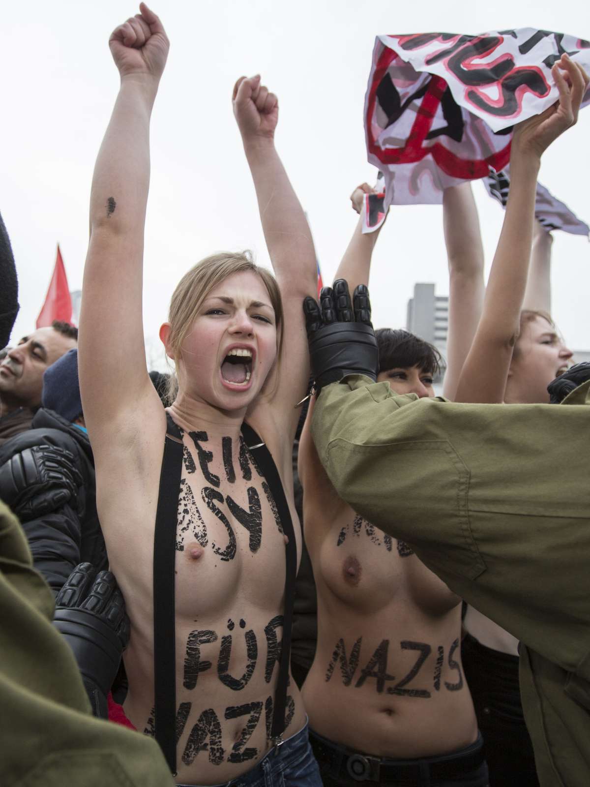 Após Brasil e França, grupo feminista Femen chega à Alemanha