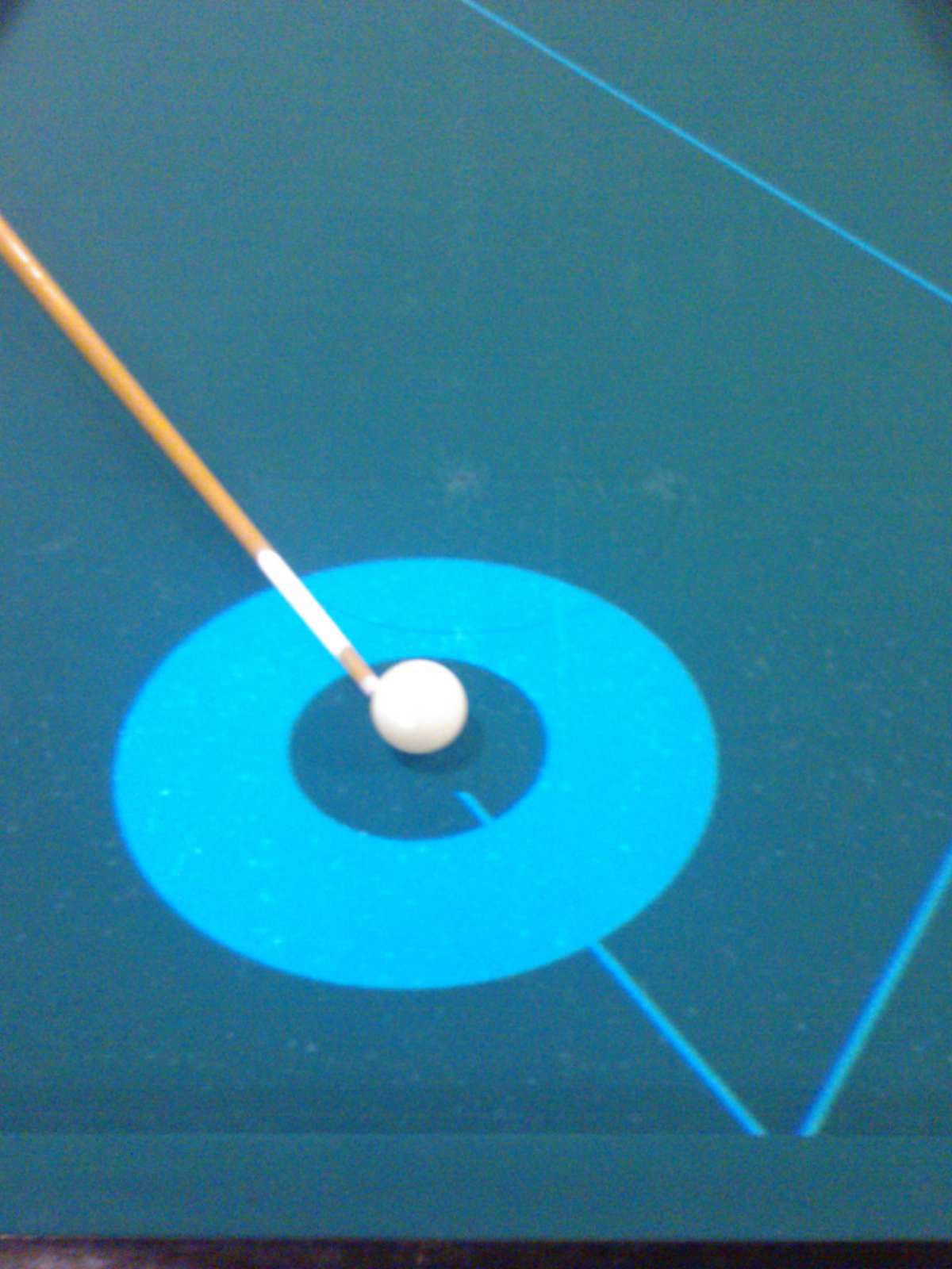 Sistema projeta trajetória da bola para ajudar jogador de sinuca