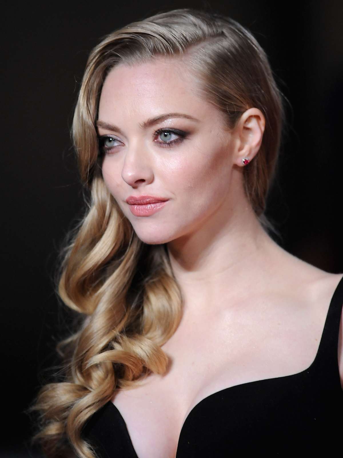 Amanda Seyfried não deixará pai ver suas cenas de nudez em filme