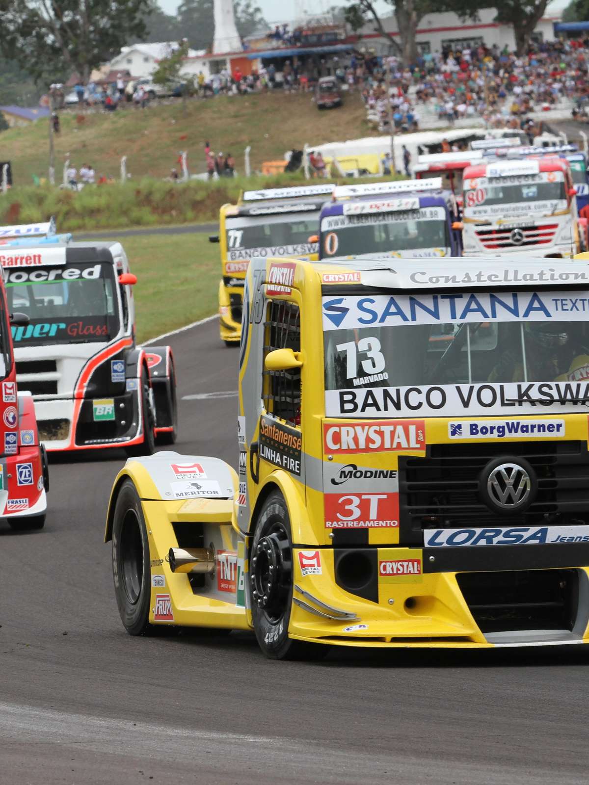 Modela e pinta caminhões carros de corrida