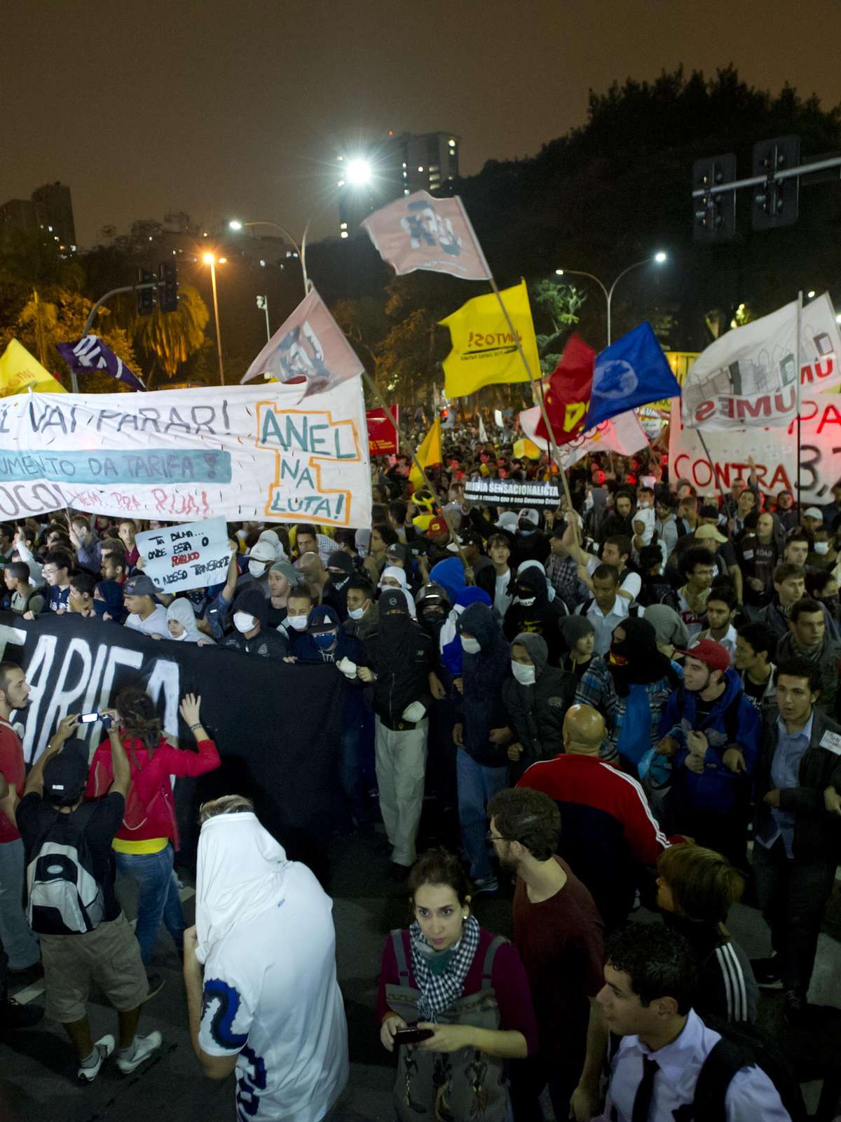 Argentina vai usar policiais federais contra protestos nas ruas