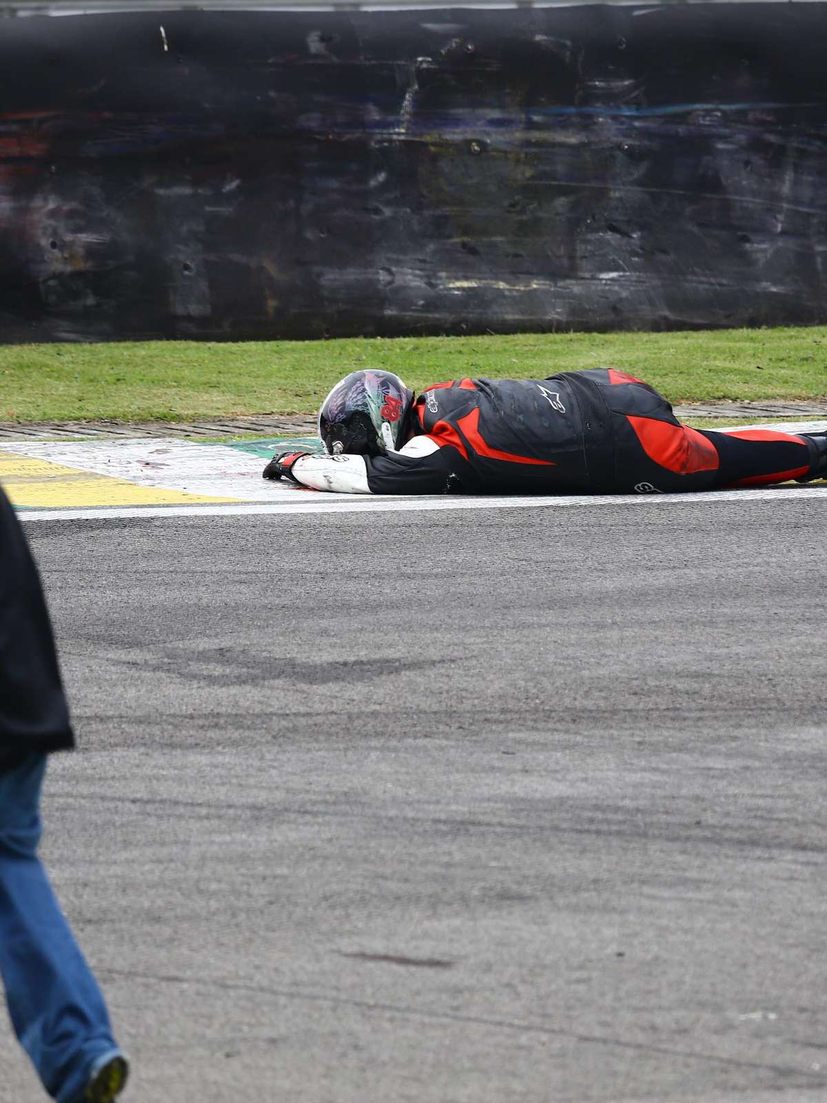 LUTO: Piloto do SuperBike Brasil morre após grave acidente em Interlagos –  MOTOMUNDO