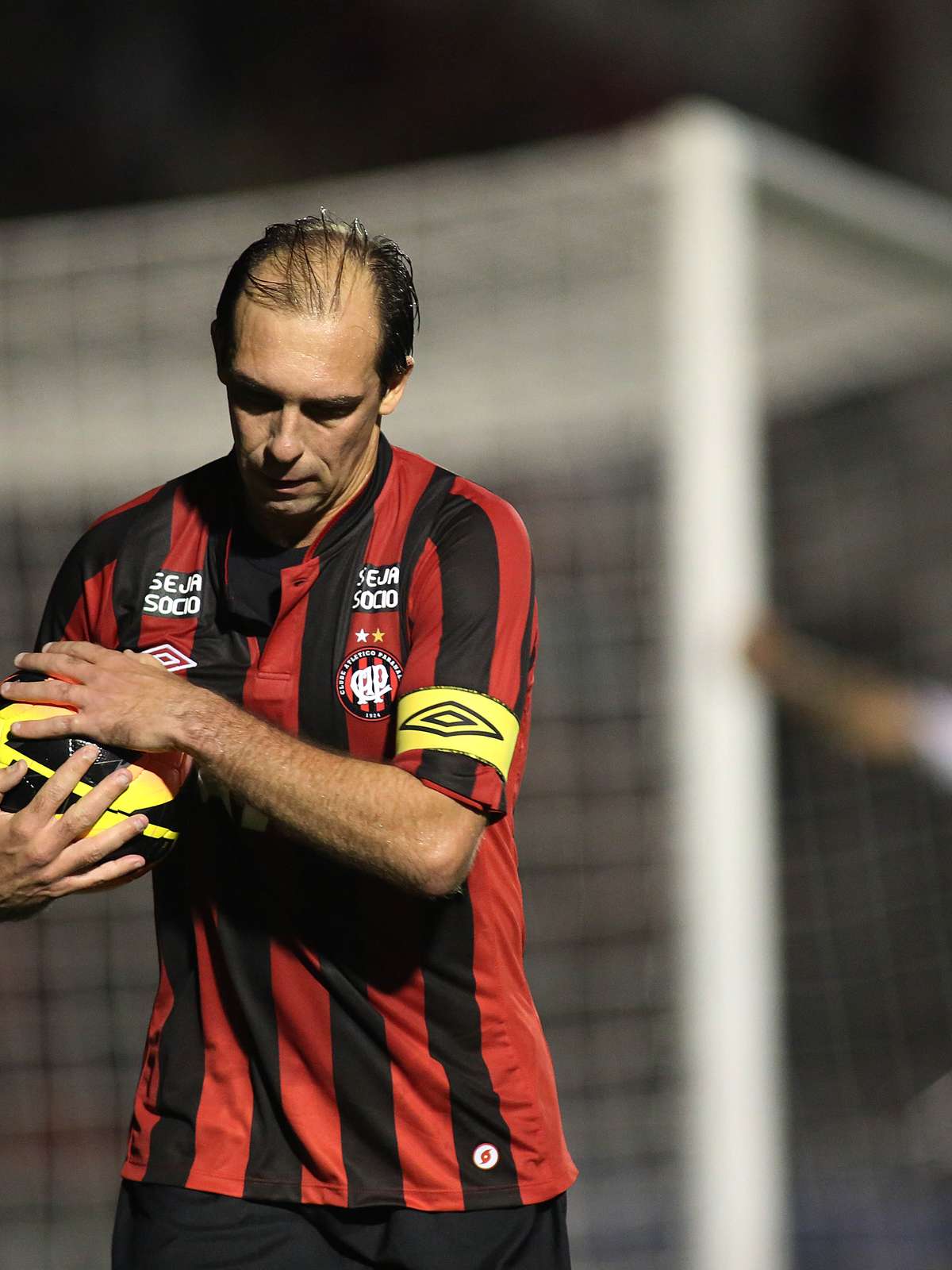 Rio Branco-ES anuncia acerto com o zagueiro Pedro Botelho, ex