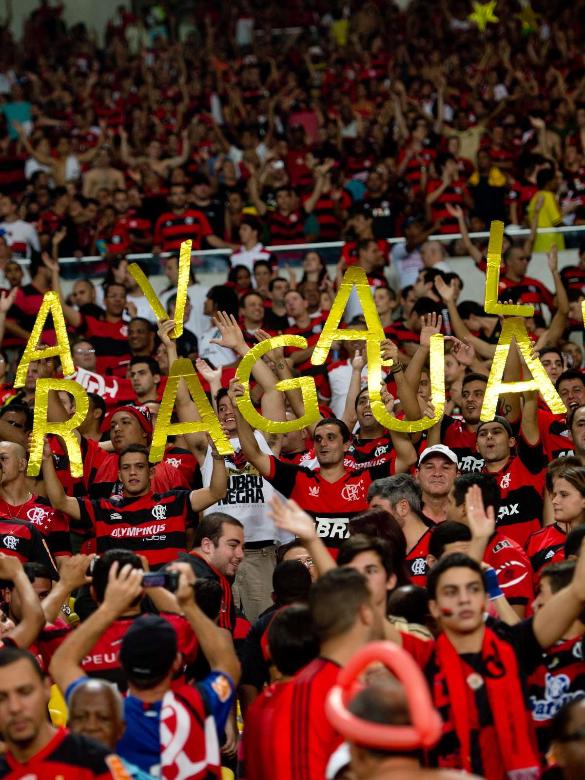 Enquanto no Flamengo ganha $250 mil, os milhões que Wesley ganharia no  Sporting