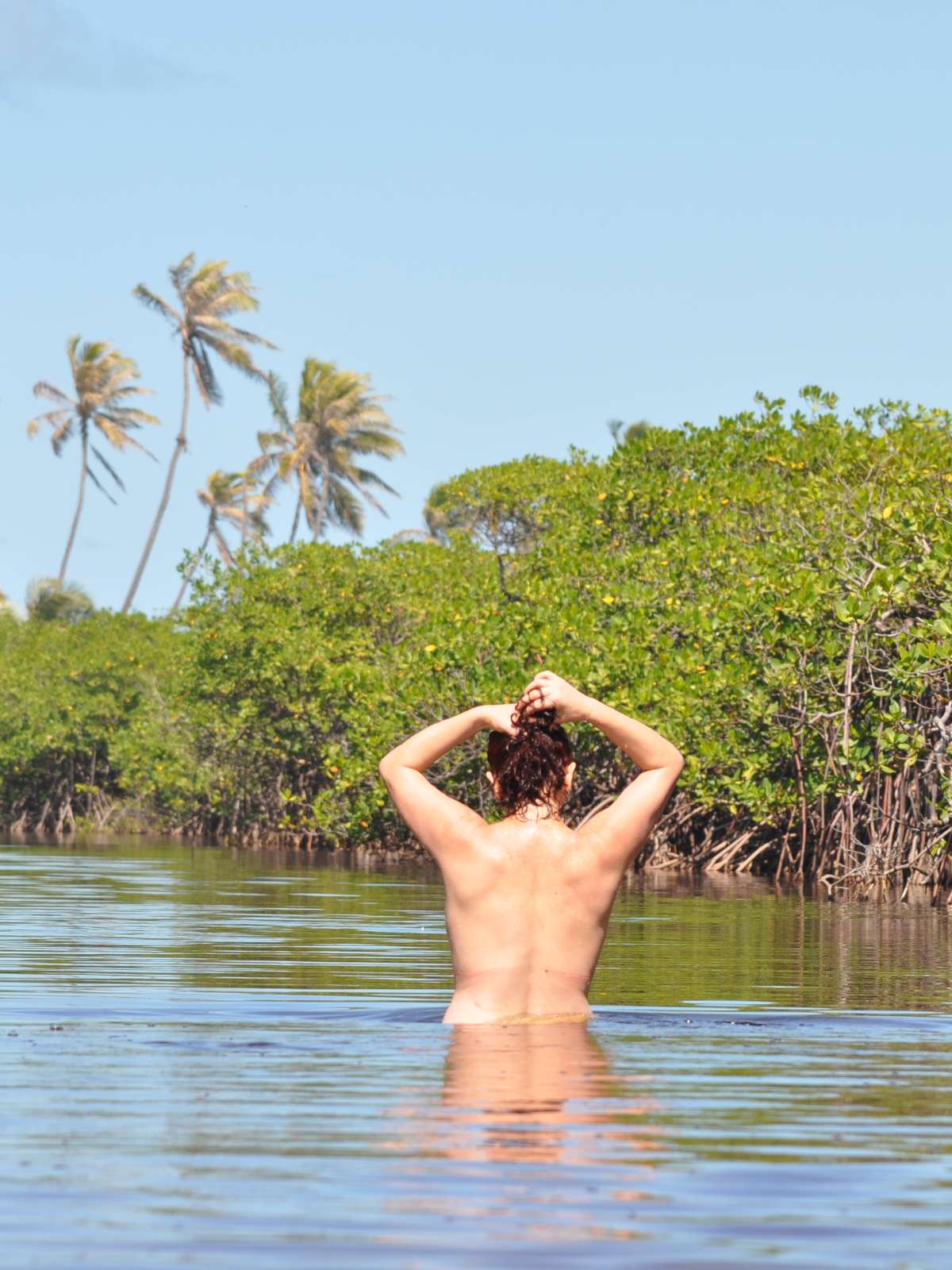 Conheça praias de nudismo e saiba como se comportar foto foto
