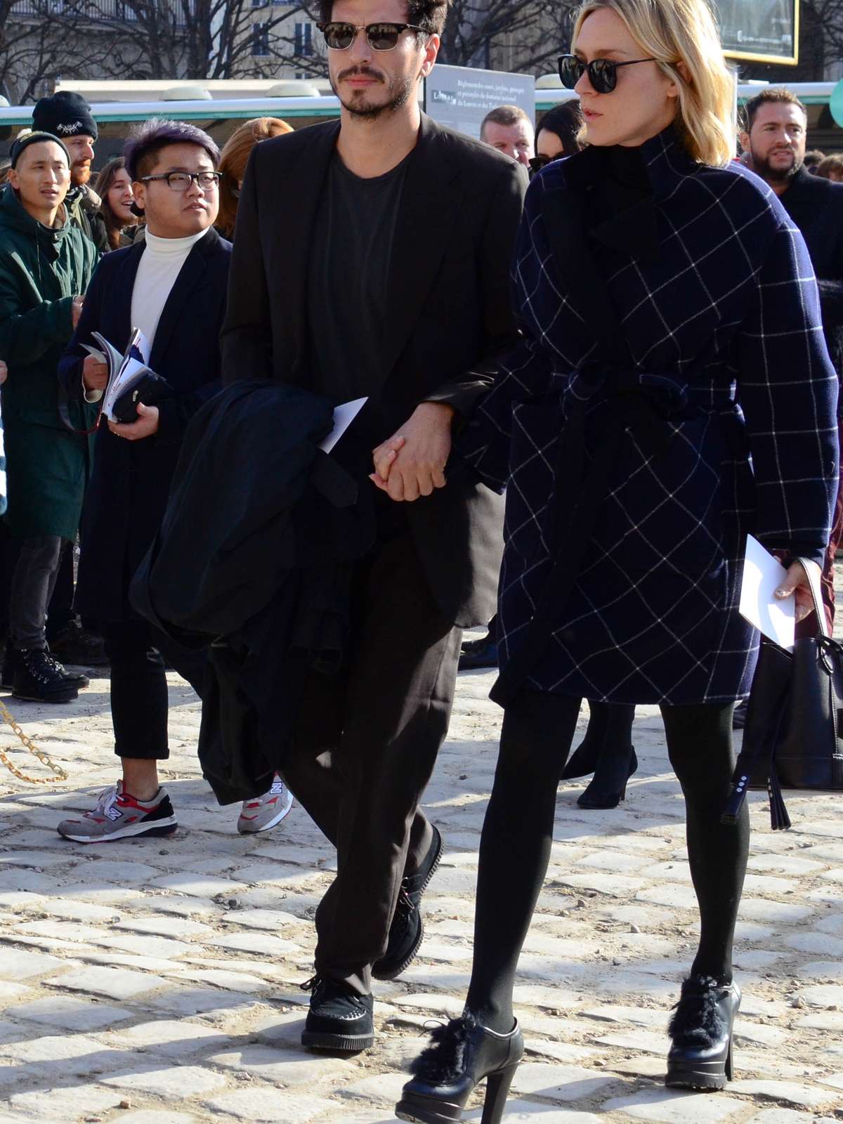 Famosos prestigiam estreia de estilista da Louis Vuitton