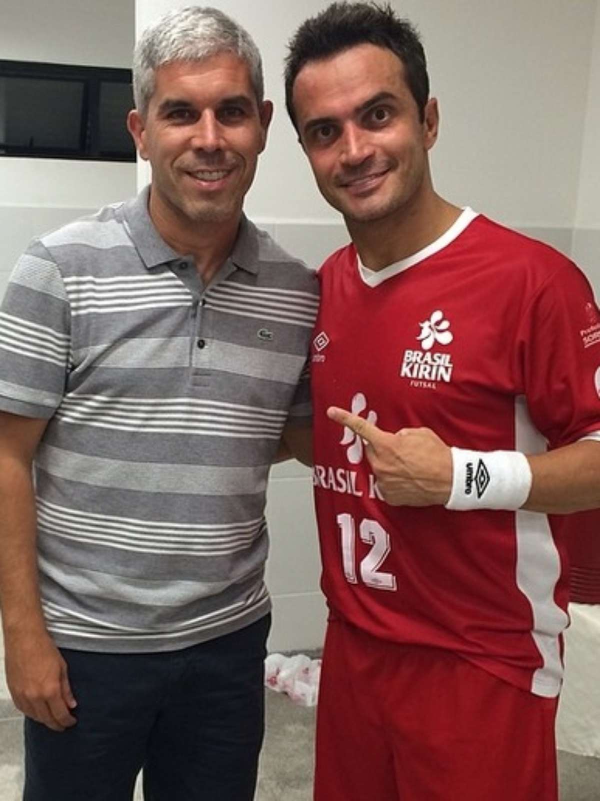 Atual melhor do mundo, Ricardinho evita comparação com Falcão e