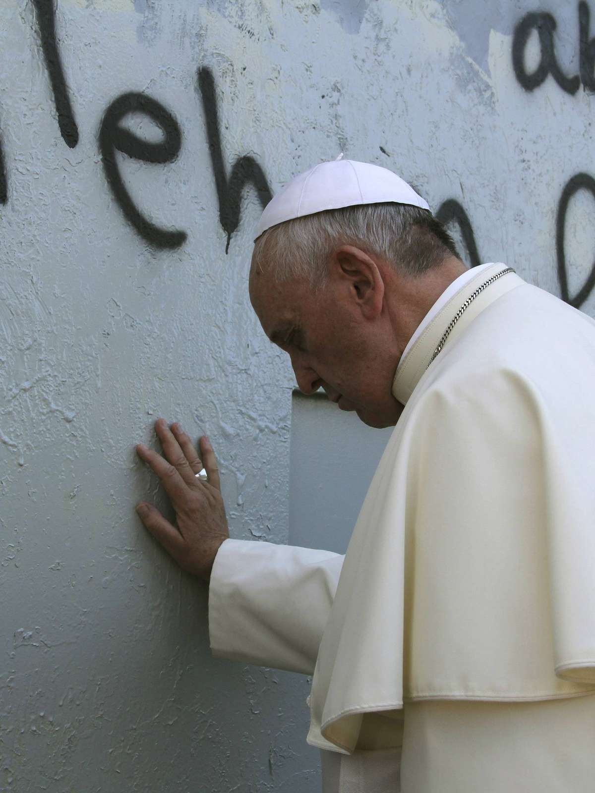 Papa pede protecção aos civis e aos hospitais e a libertação dos reféns —