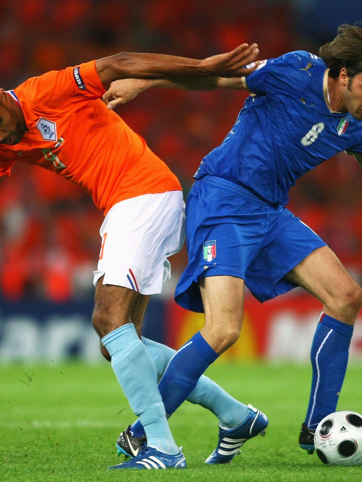 Copa: por que a Itália veste azul? E a Holanda laranja?