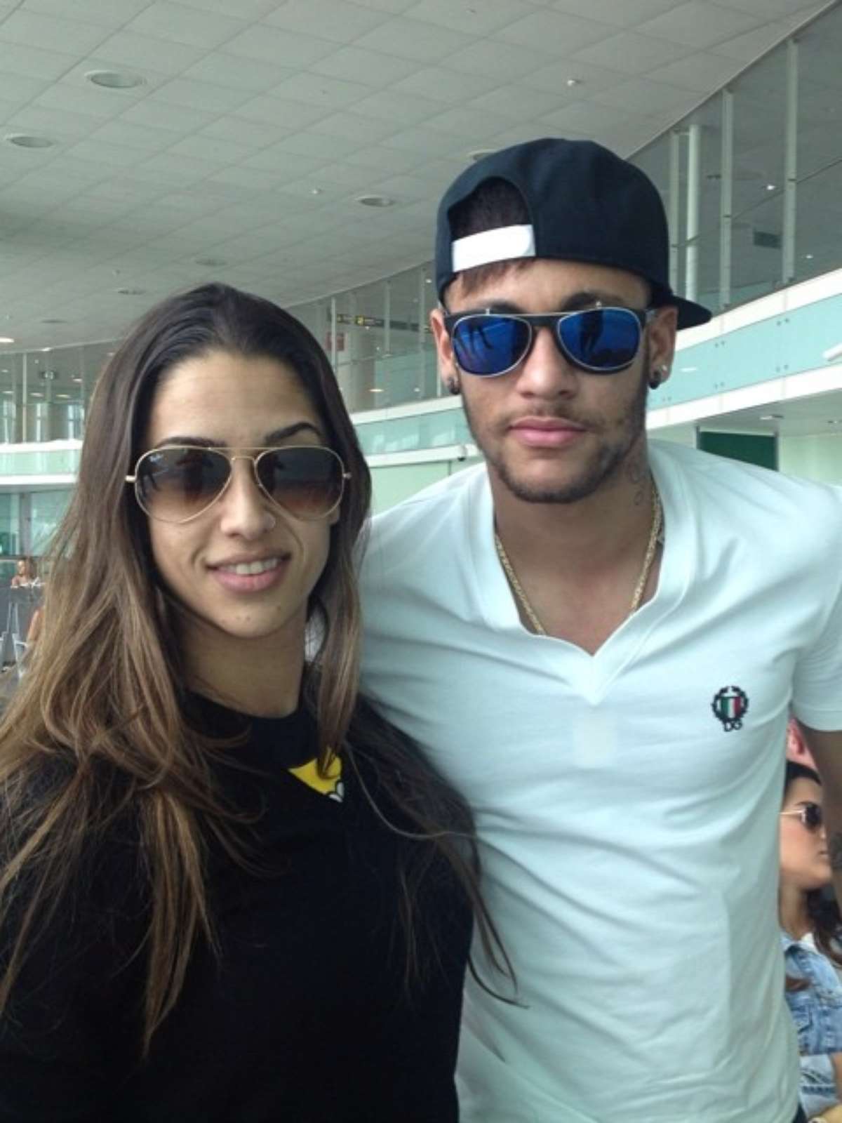 Foto: Um fã clube de Bruna Marquezine e Neymar postou uma foto com os  rostos dos artista e com a palabra 'Acabou', em cima da montagem. Bruna  Marquezine curtiu e os fãs