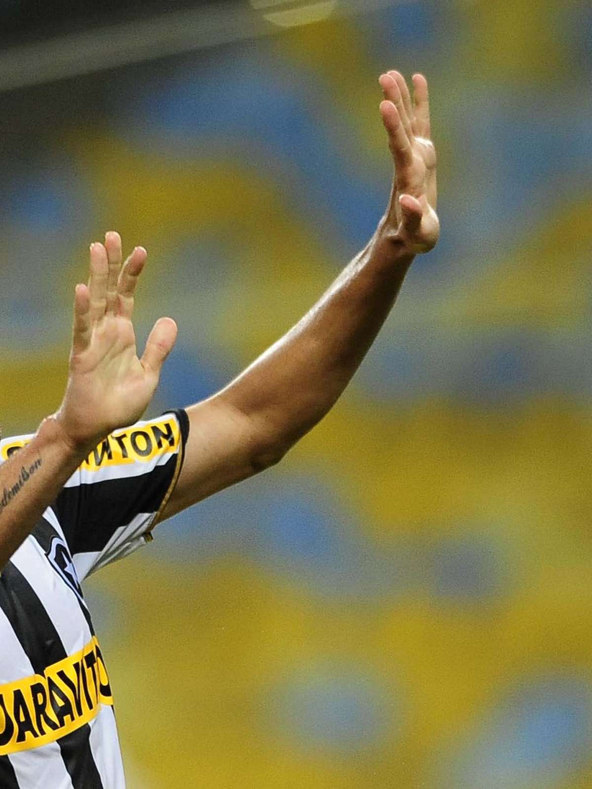 Acesso Total: atraso gerou 'greve', 'bicho antecipado', presidente do  Botafogo irritado e ameaça dos jogadores de não entrar em campo - FogãoNET