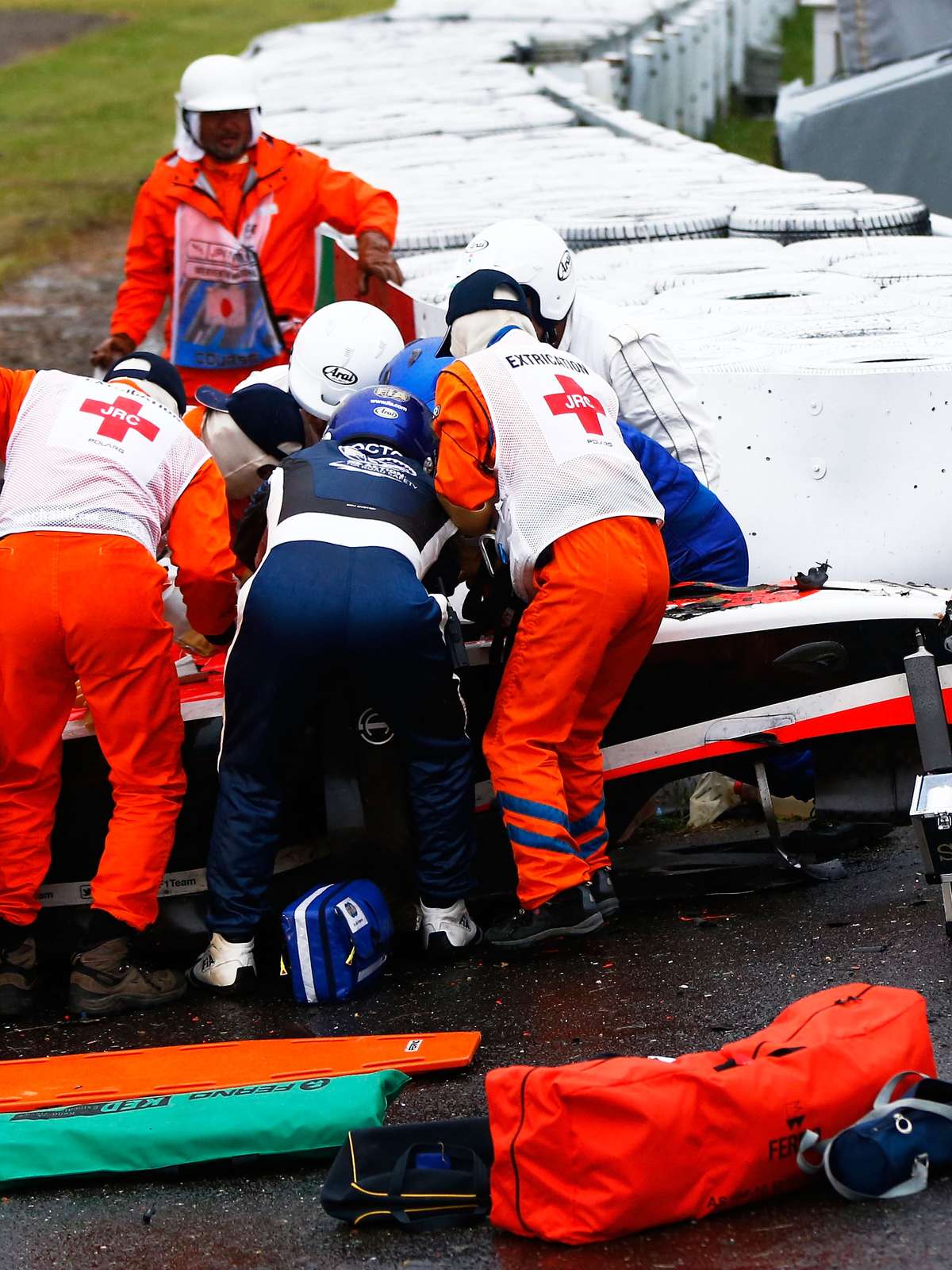 VÍDEO: Piloto japonês morre no hospital após sofrer grave acidente