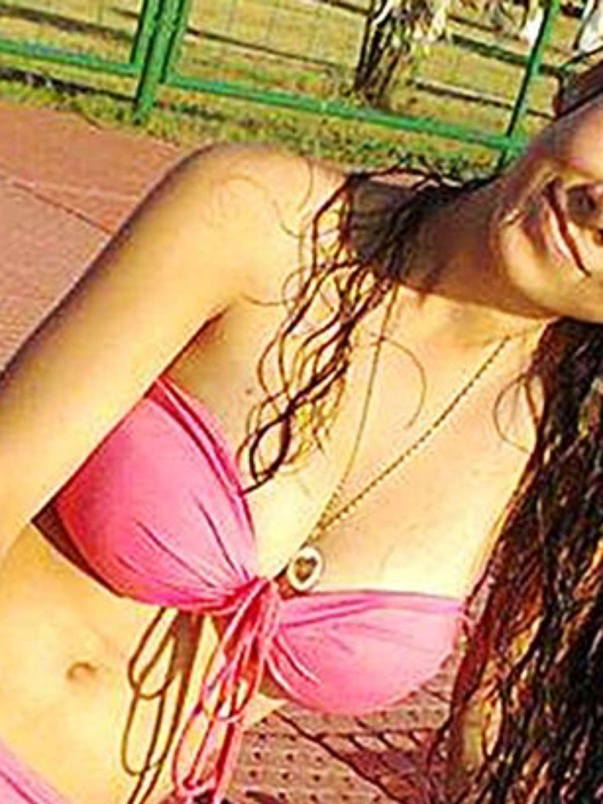 Professora faz sexo com aluno que filma e lança na internet