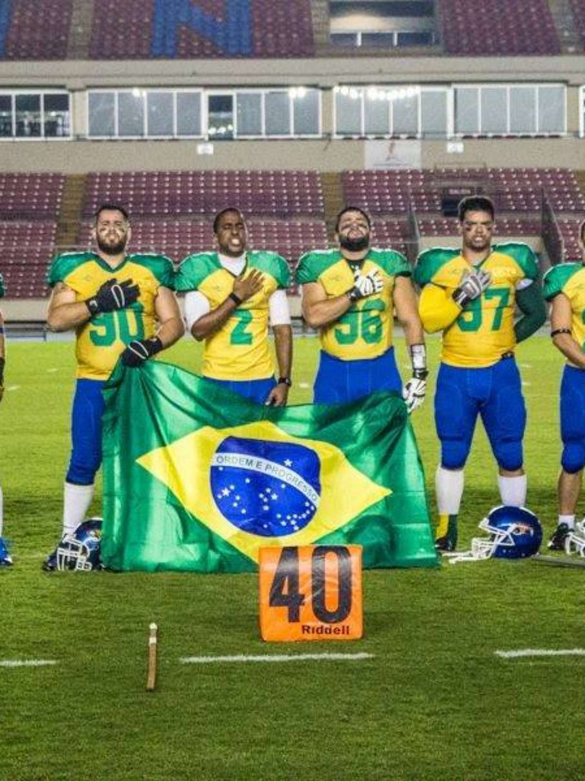 O futebol americano feminino pede passagem