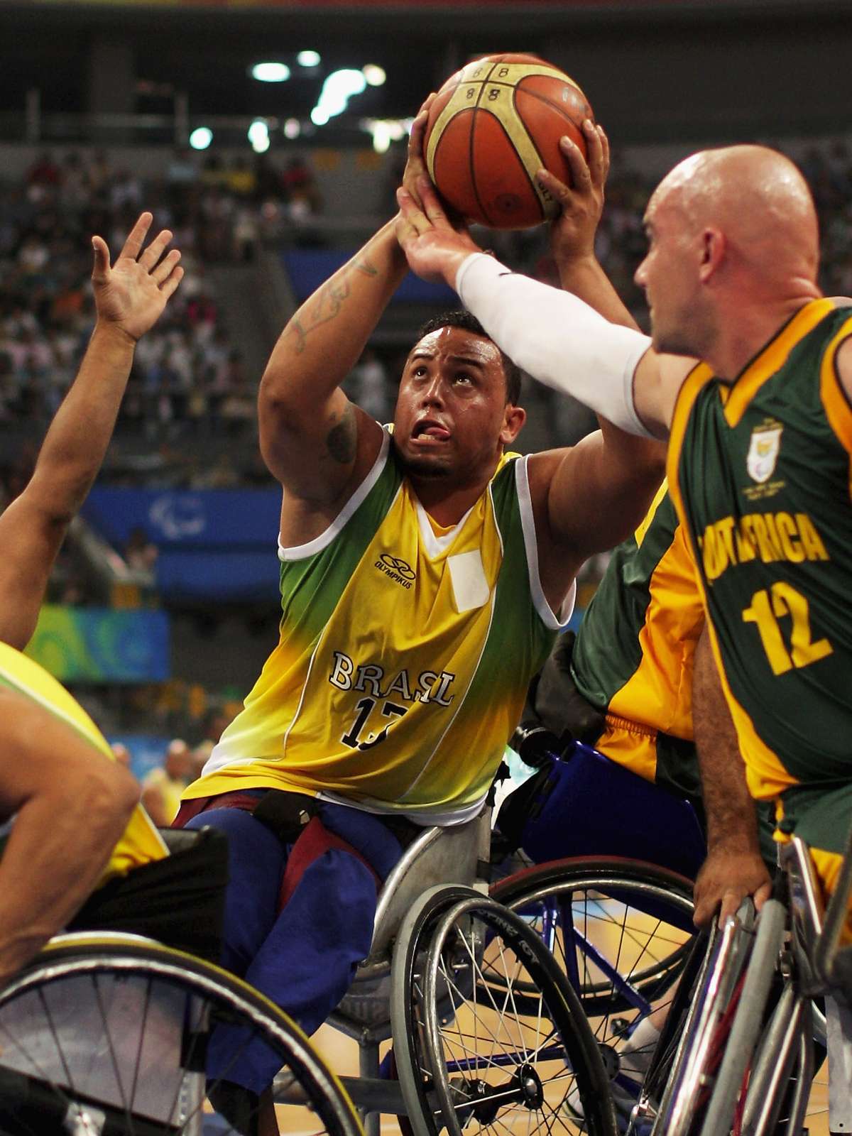 Onde jogar basquetebol em cadeira de rodas no país?