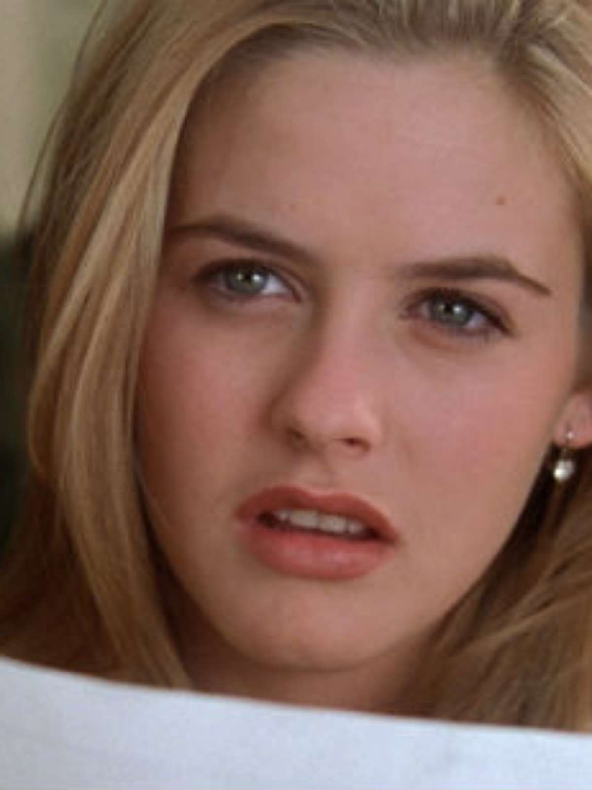 Alicia Silverstone veste icônico figurino de Patricinhas de Beverly Hills  em programa de TV