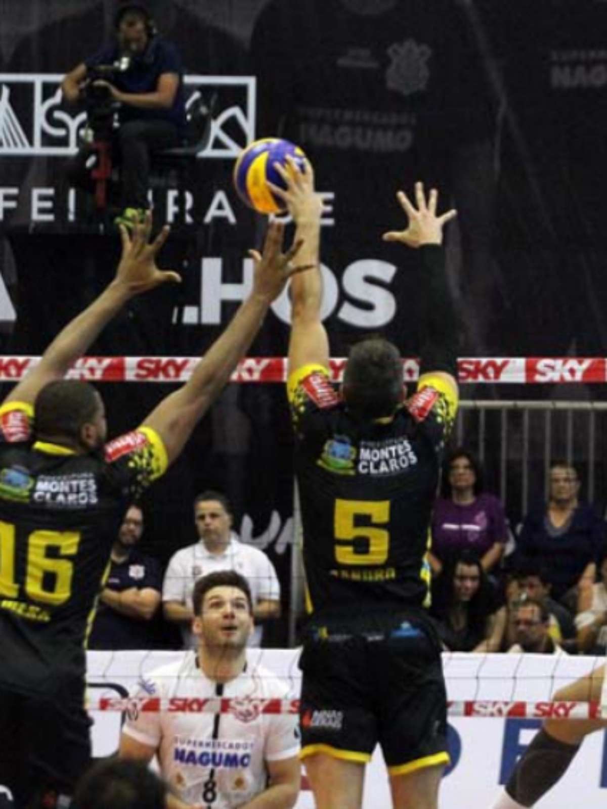 Na volta ao profissional, JF Vôlei bate Minas no tie-break na