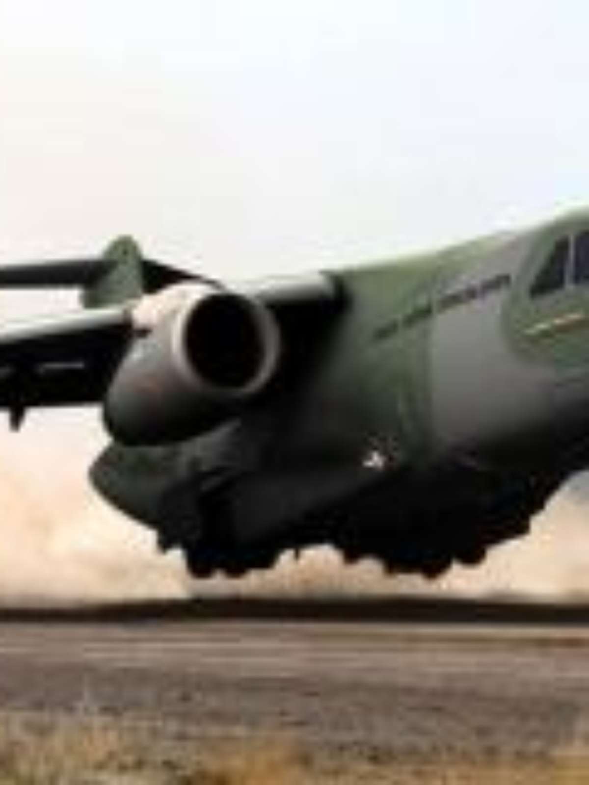 FAB recebe supercargueiro KC-390, o maior já produzido pela Embraer