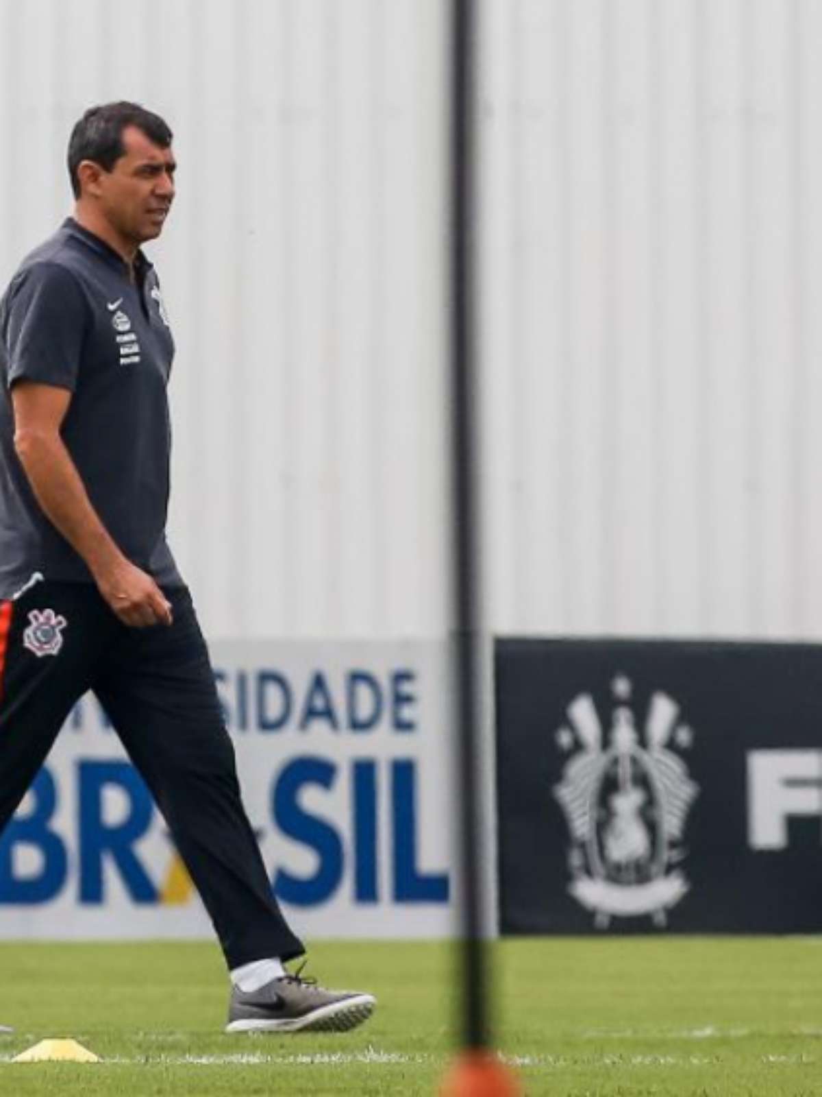 Zagueiro volta a treinar, e Carille confirma Corinthians para o