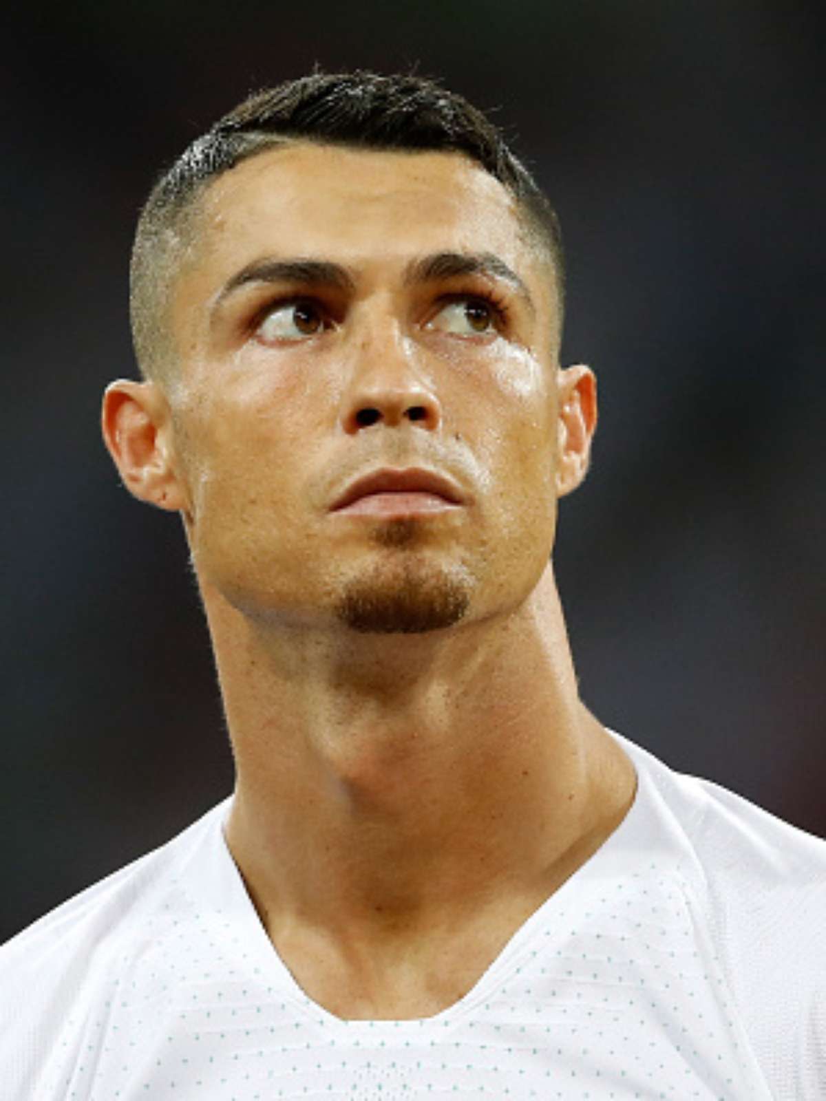 Com Cristiano Ronaldo na capa, FIFA 19 é anunciado pela EA