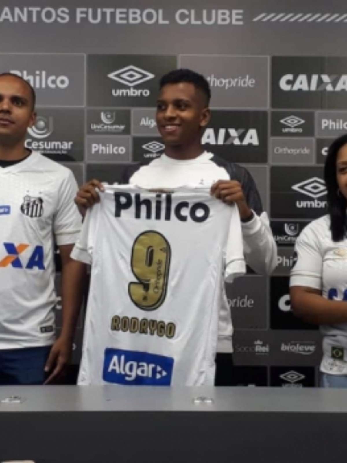 Santos Futebol Clube - Rei Pelé passando pra te desejar um feliz