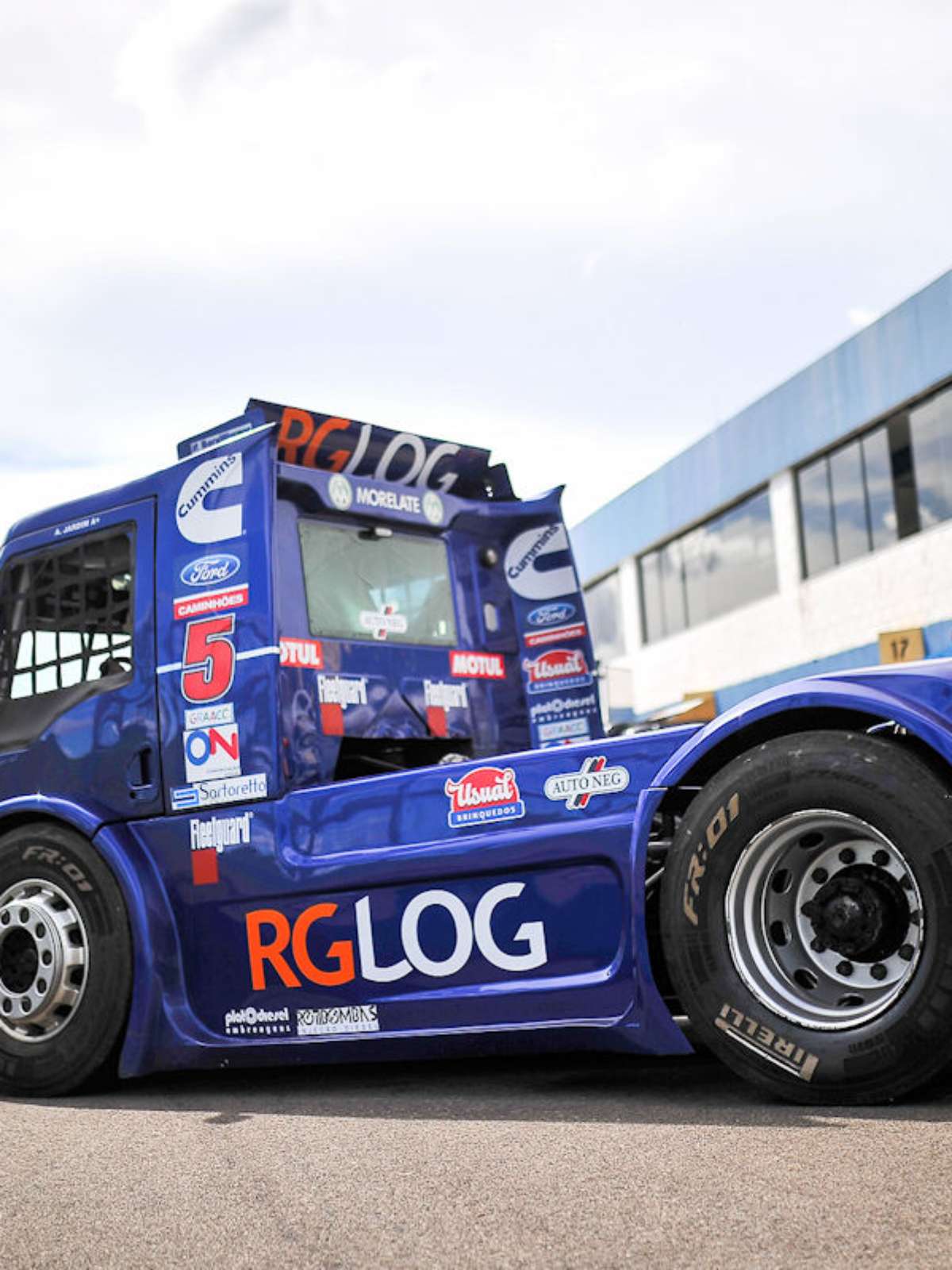 Caminhão De Brinquedo Iveco Racing Formula Truck Usual