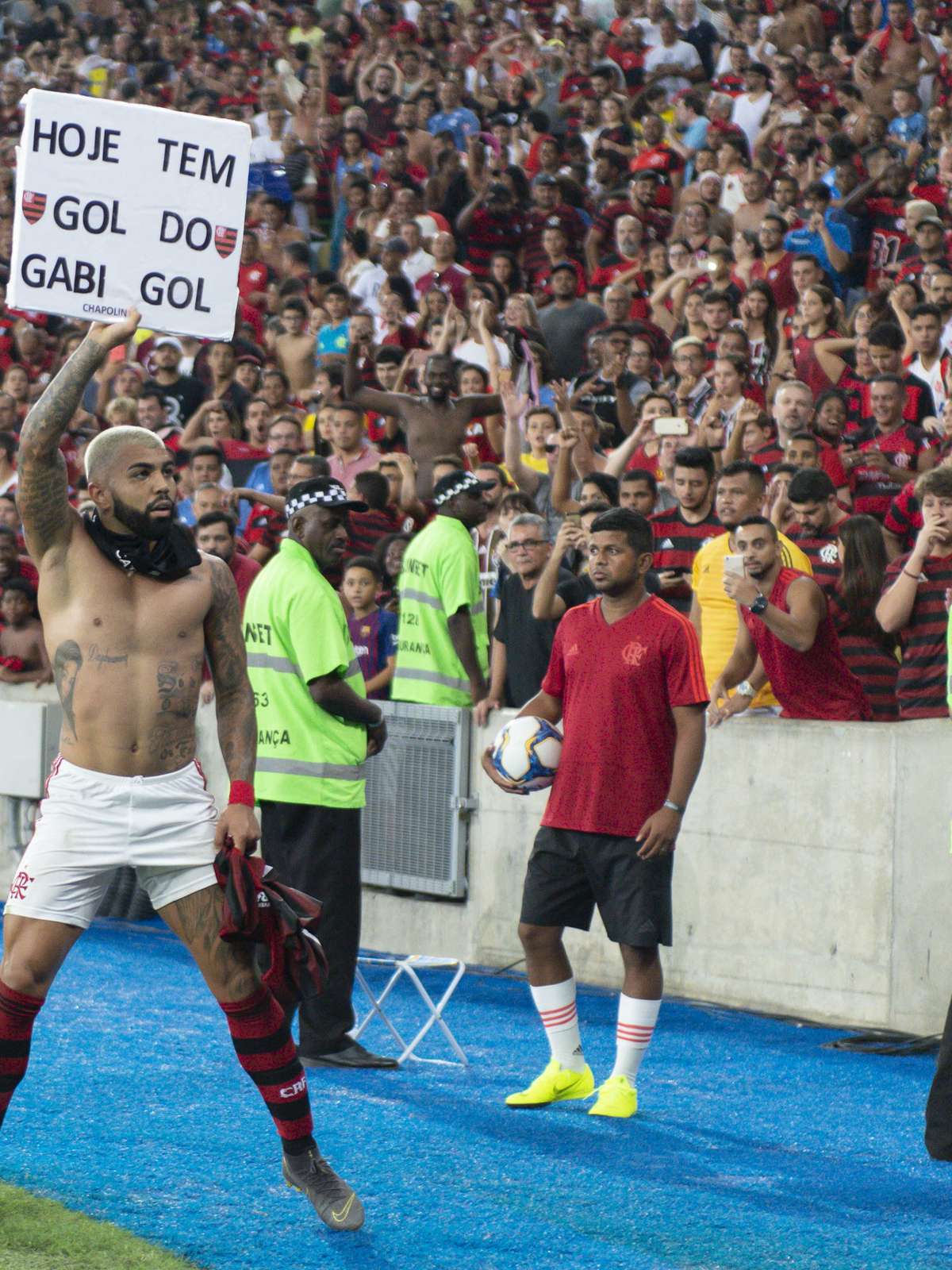 Se o Flamengo ganhar ou empatar o jogo a menos contra o Grêmio o Fluminense  pode ter chances reais de beliscar uma vaga no G6. (Isso se o imortal não  tropeçar contra